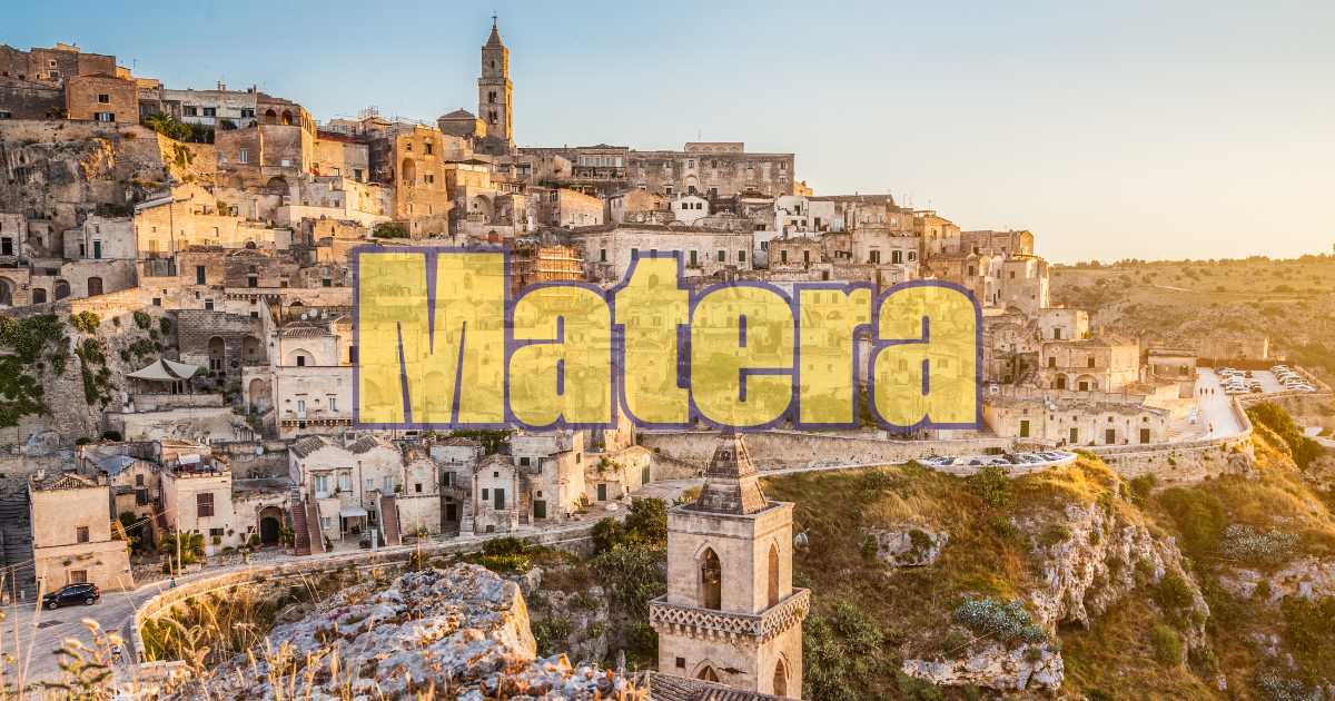 Vista panoramica di Matera, con i famosi Sassi e il centro storico.