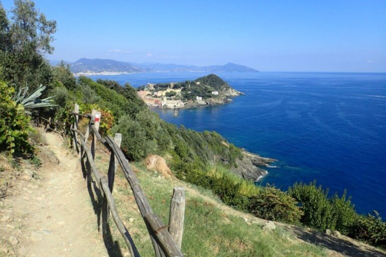 Capraia: l'isola toscana raggiungibile in 3 ore di traghetto e poco visitata