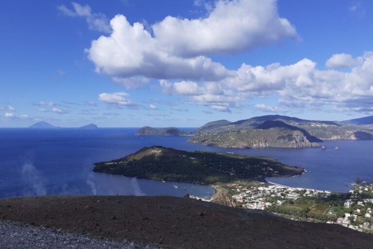 Filicudi: l'isola eolica dove la corrente elettrica è arrivata negli anni '80